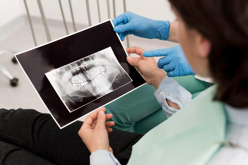 Radiografia 3D cone beam para planejamento de implante dentário — Ayrah Odontologia, Curitiba